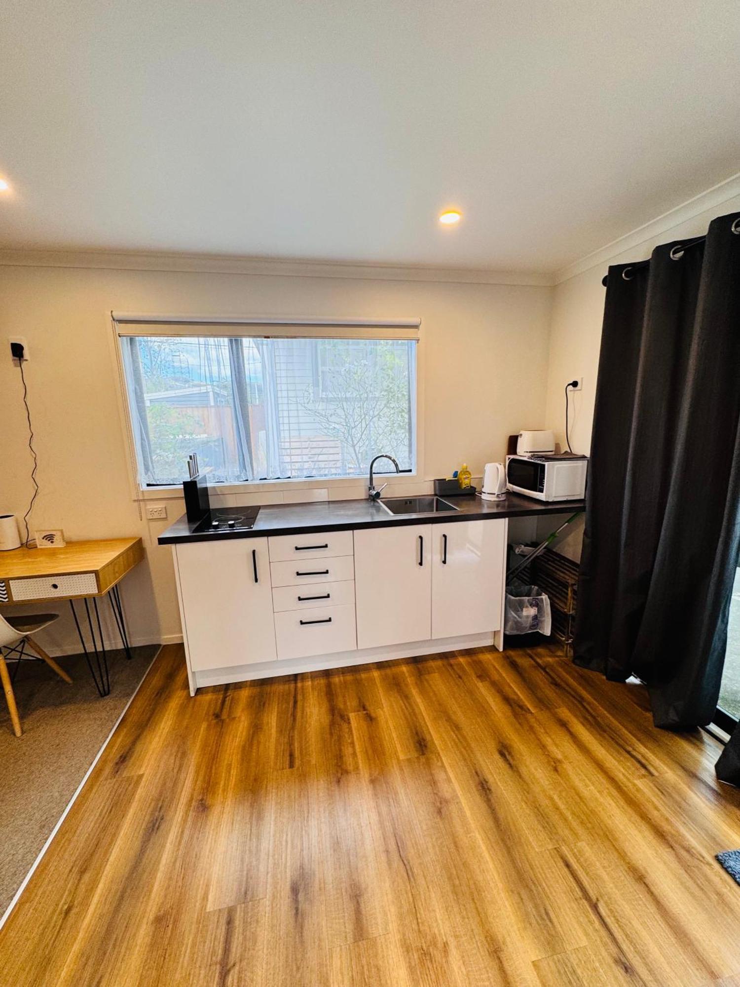 Modern 1 Bedroom Guest House Upper Hutt Eksteriør bilde